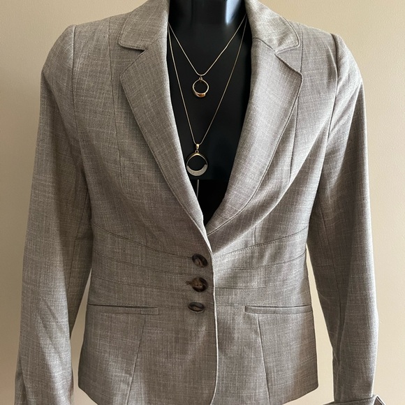 Le Chateau Taupe Blazer and Pants Set - Picture 3 of 8